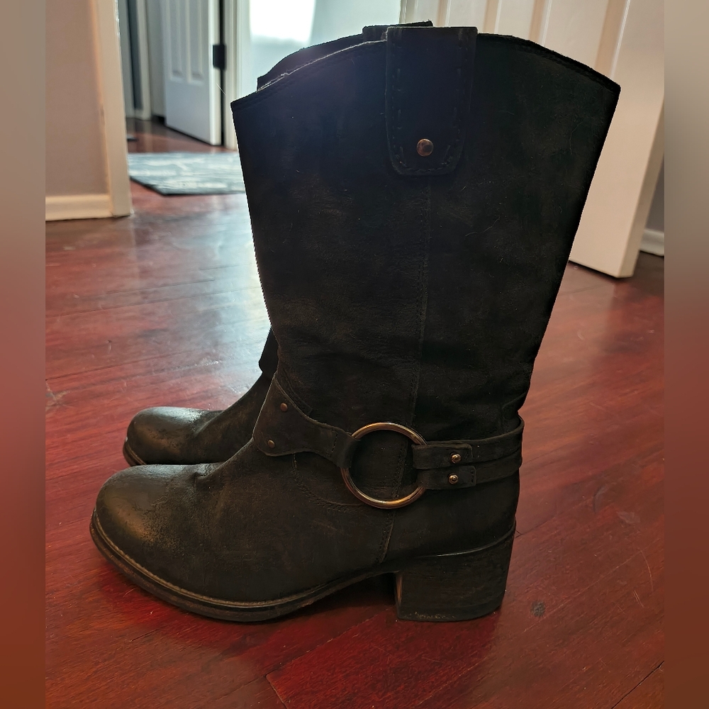 Vero Cuoio Black Suede Mid-Calf Heeled Boots - Picture 2 of 5